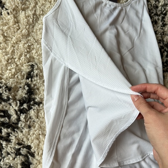 Fabletics White tank top - Picture 4 of 4